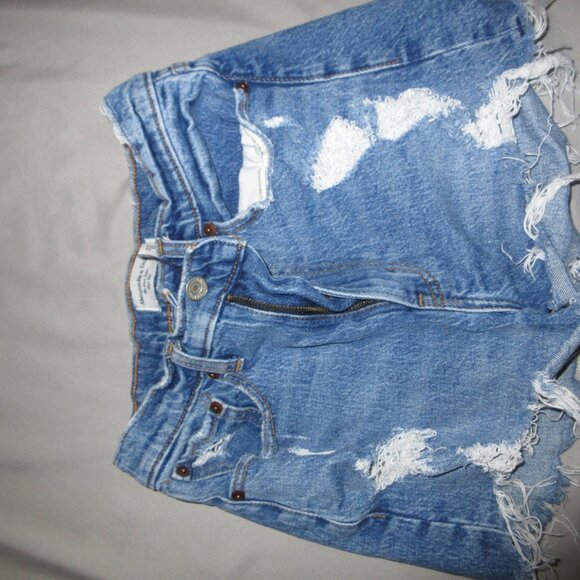 Abercrombie High Rise Mom Jean Shorts - Picture 3 of 5